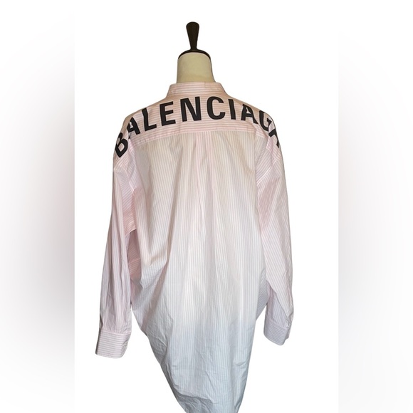 BALENCIAGA
Striped Tie Neck Button-Up Top
Size: XS | US0, FR32 - Picture 9 of 11
